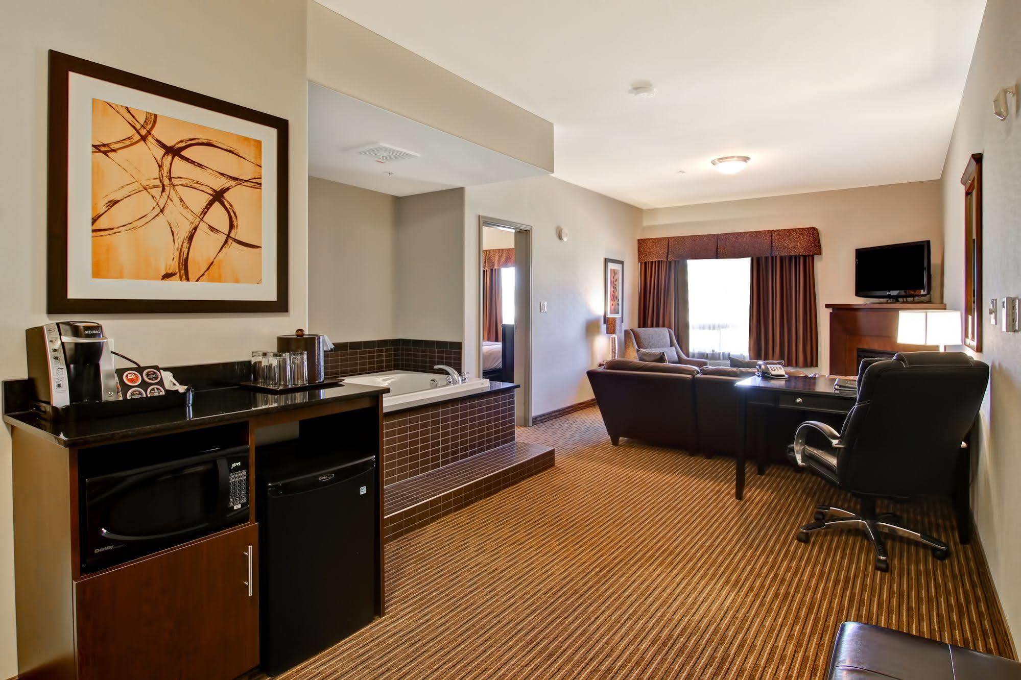 Canalta Hotel Tisdale Εξωτερικό φωτογραφία